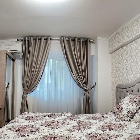 Luxury Radox Apartment Buzau City Center Exteriör bild
