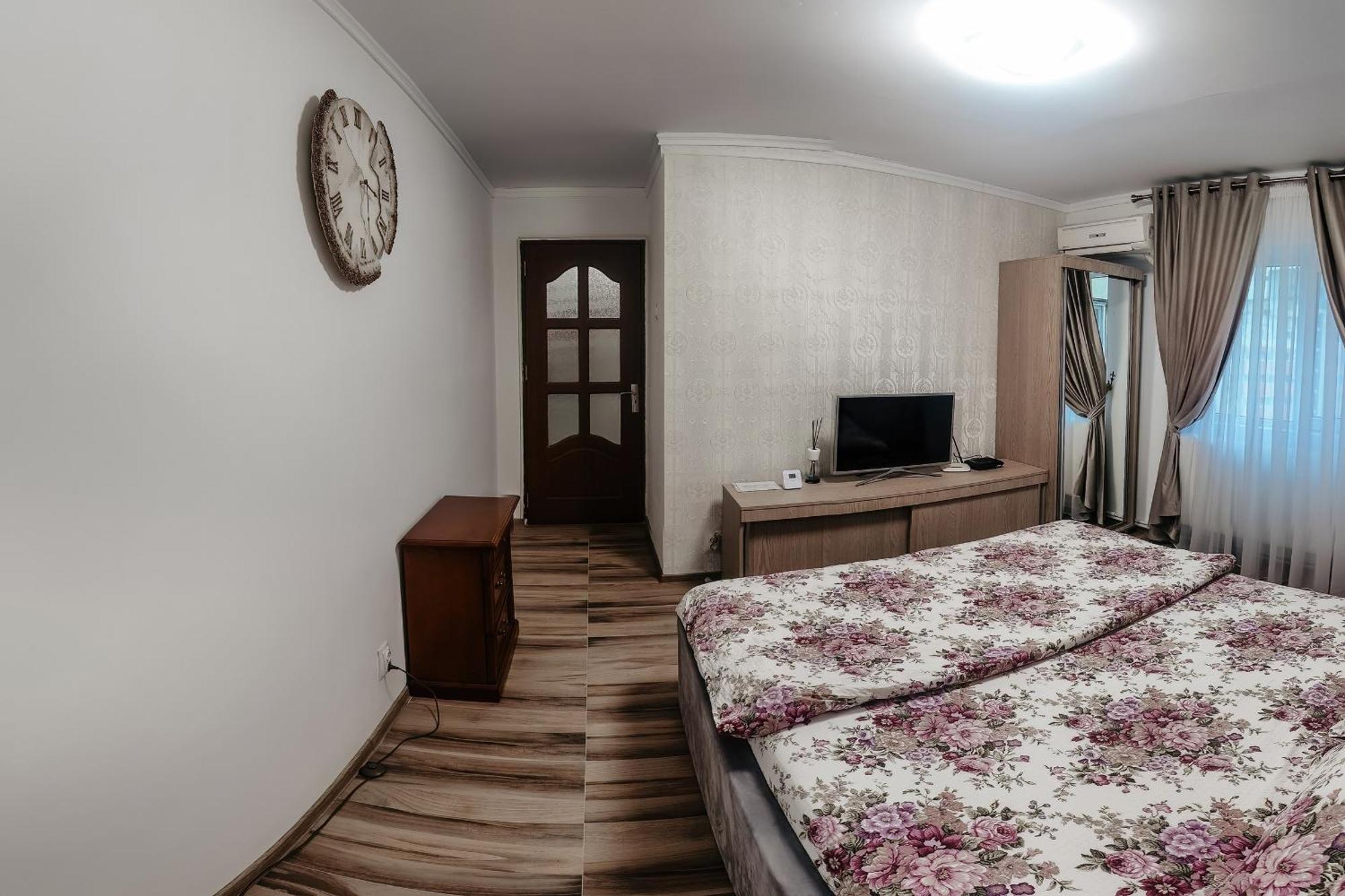 Luxury Radox Apartment Buzau City Center Exteriör bild