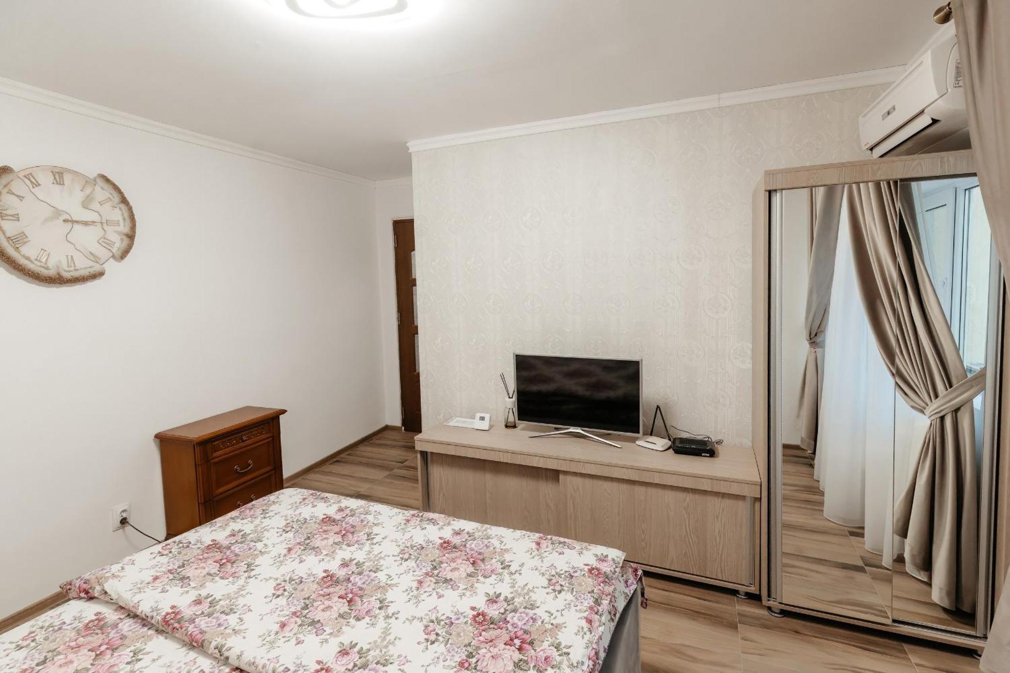 Luxury Radox Apartment Buzau City Center Exteriör bild